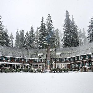 Queen Room Lake View